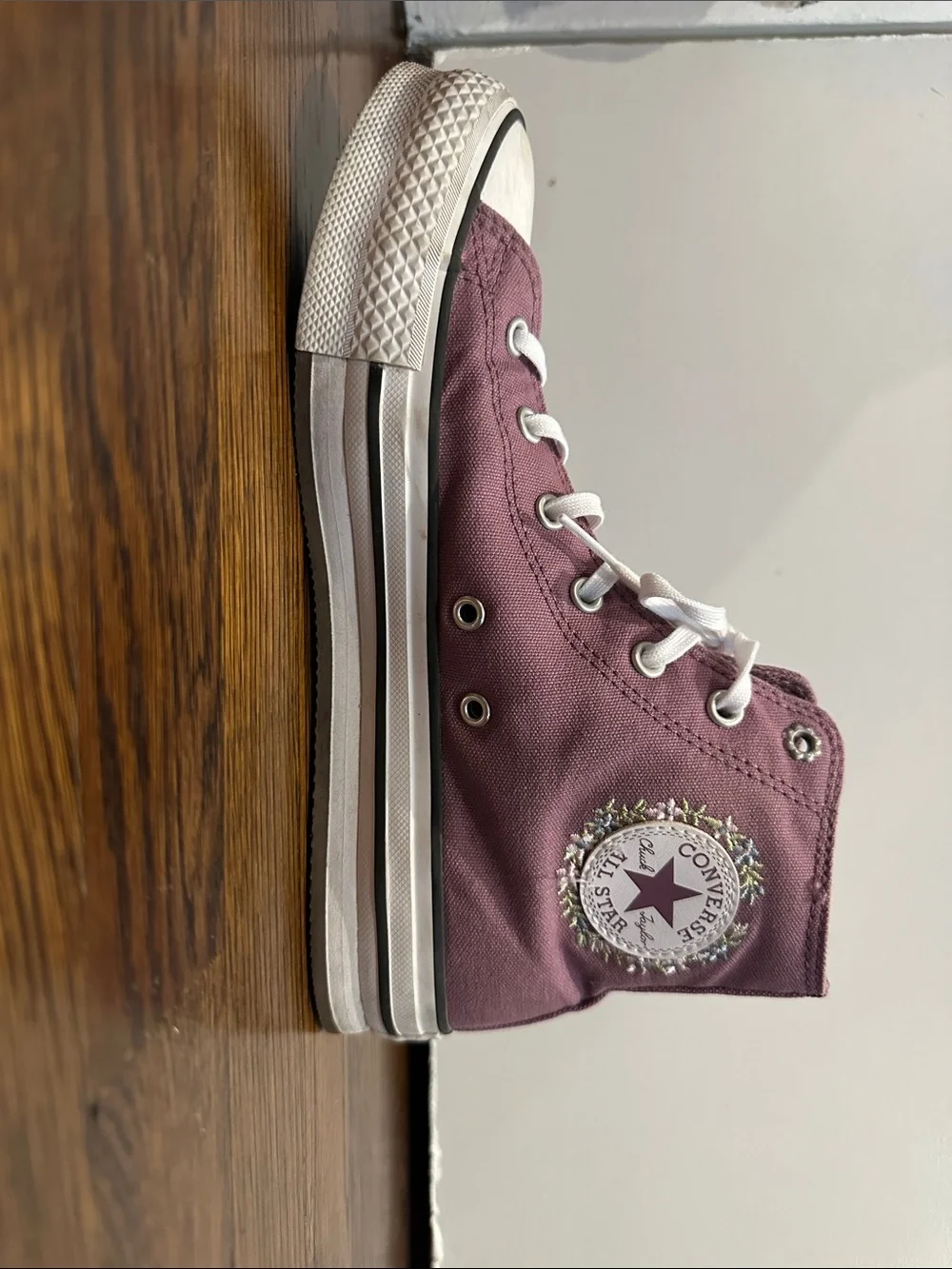 Converse Kids High-Top Sneakers in Mauve Canvas